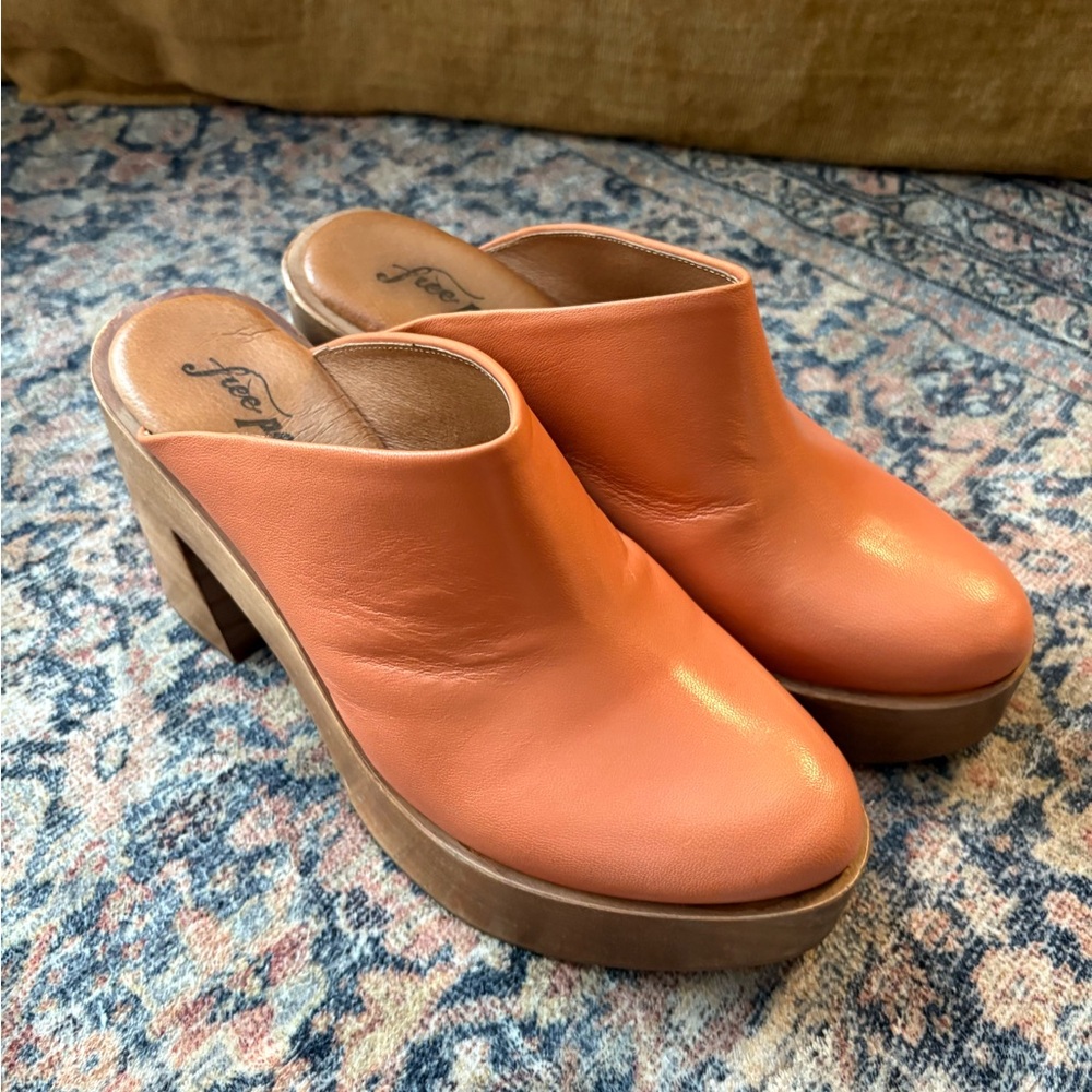 Free People Suki Platform Clogs size 39.5 (US 9.5)